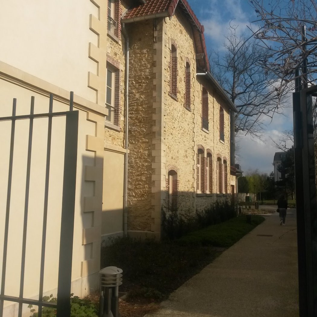 Centre Communal d'Action Sociale (CCAS) - Espace Roussillon 2